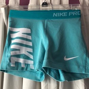 Women’s Nike Pros